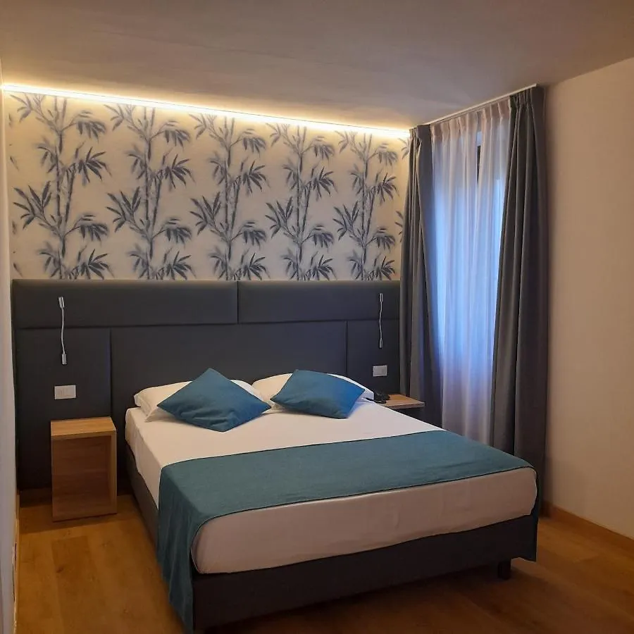 Bike Hotel Touring Gardone Riviera & Wellness