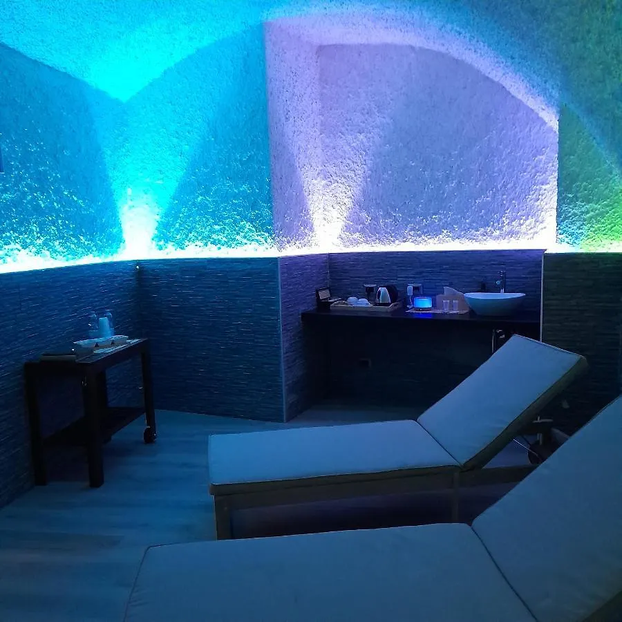 ***  Bike Hotel Touring Gardone Riviera & Wellness Italy