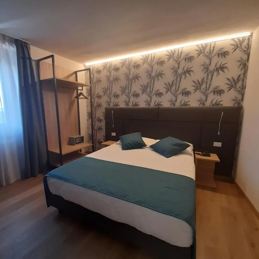 Bike Hotel Touring Gardone Riviera & Wellness