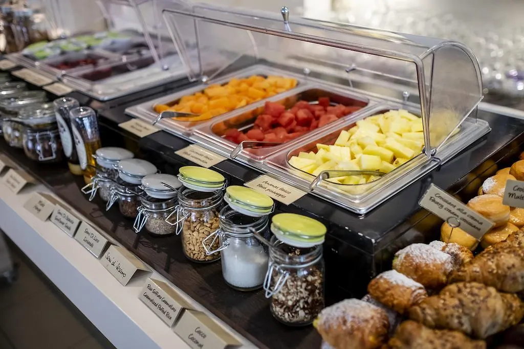 Bike Hotel Touring Gardone Riviera & Wellness