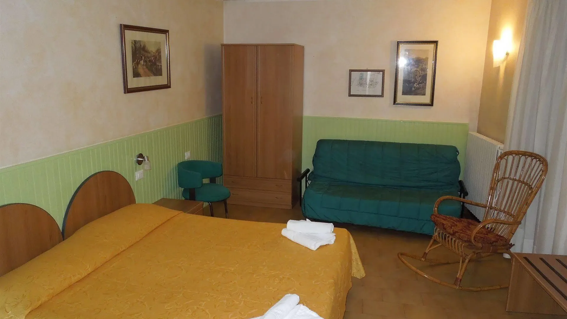 Bike Hotel Touring Gardone Riviera & Wellness