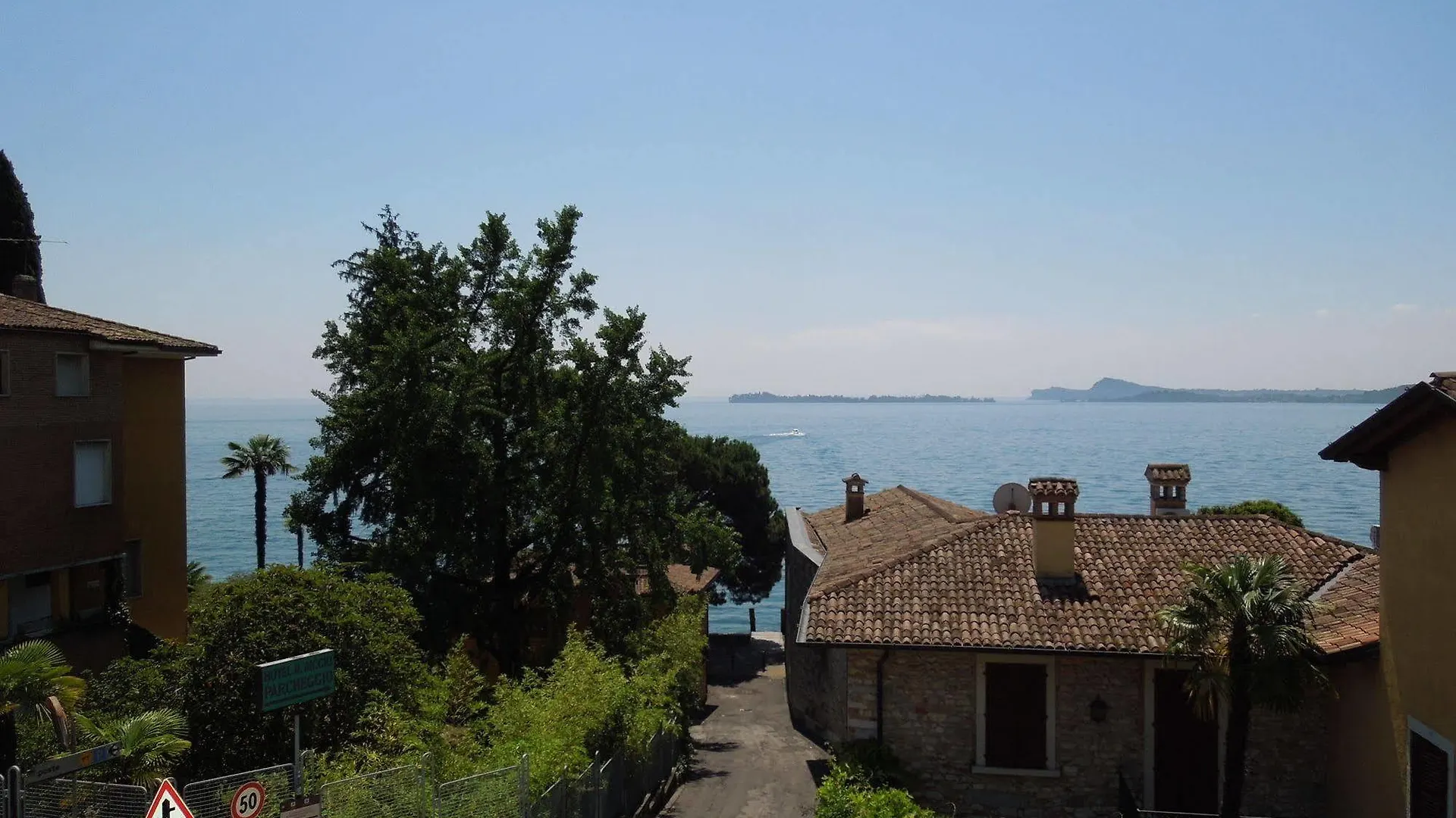 Bike Hotel Touring Gardone Riviera & Wellness 3*,  Italy