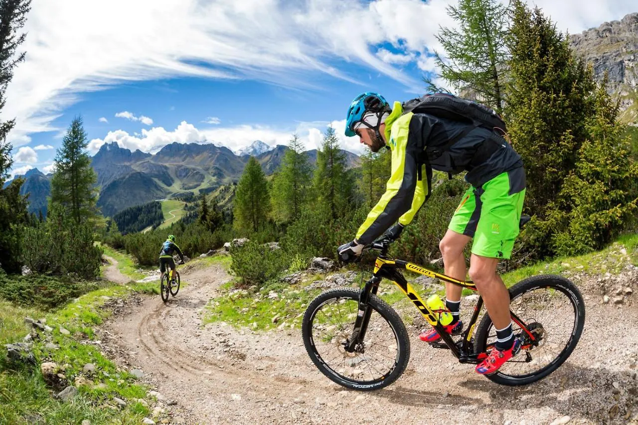 Bike Hotel Touring Gardone Riviera & Wellness